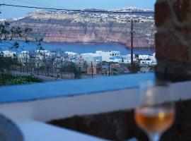 Anya Suites Santorini, nakvynės su pusryčiais namai mieste Akrotyris
