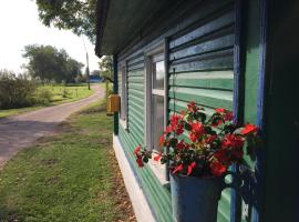 Mesi Tare Guesthouse, hotel in Varnja