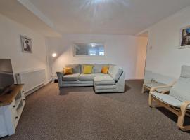 Ground Floor Apartment on the Taff Trail close to Brecon Beacons National Park、Cefn-coed-y-cymmerのアパートメント