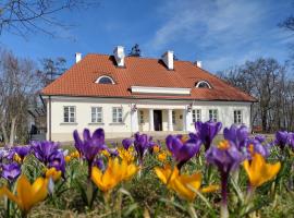 Muzeum Ziemiaństwa w Dąbrowie, hostería en Przesmyki