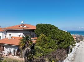 SE056 - Montemarciano, deliziosa mansarda con vista mare, hotel pro pobyt s domácími mazlíčky v destinaci Alta Marina