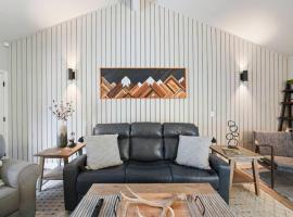 Cozy Bungalow in Provo for 4 Guests, khách sạn ở Provo