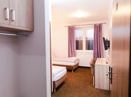 Pałac nad Jeziorem, hotel v destinaci Chociwel