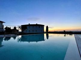 Villa ideale per riunioni familiari nella pace della campagna cortonese, hotel v destinaci Valiano
