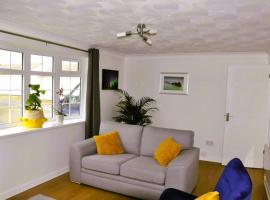 Ocean Breeze, Gower Holiday Village. Allows Dogs, apartment in Swansea