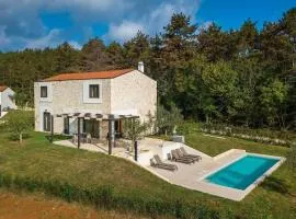 Villa-Veritas