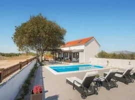 Stunning Home In Pokrovnik