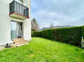 Superbe appartement avec jardin ensoleillé, hotel in Blonville-sur-Mer