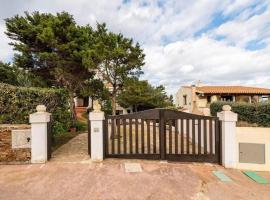 Detached villa with garden in Stintino, hotel con parking en Cuile Pazzoni