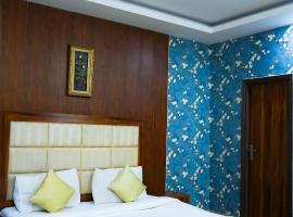 Roomshala 170 Hotel Aura - Malviya Nagar, hotelli kohteessa New Delhi alueella Malviya Nagar