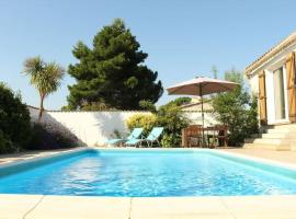 Oleander- Spacious Villa with Private Pool & Garden Sleeps 6, hotell i Puimisson