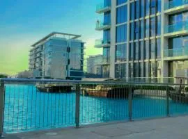 LUXURIOUS ONE BEDROOM APARTMENTS IS DISTRICT 1