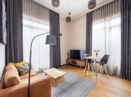 1-bedroom apartment with private parking & terrace