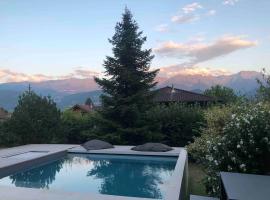 Maison au pied des alpes, hotel in Crolles