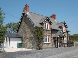 Cilbronnau Lodge Cardigan, hotel em Llechryd