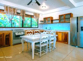1 Large beautiful poolside condo with AC! Great Location!, serviced apartment in Carrillo