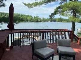 Lake Cottage with Spectacular Views