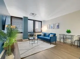 Upscale Charm PRIME LOCATION 24-7 Onsite Parking Gym Lounge