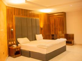 Jimaco Hotels and Suites, hotel v Uyu