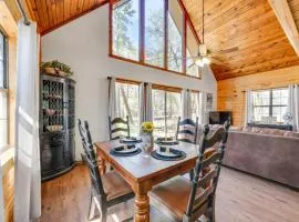 Cabin with Private Hot Tub 2 Mi to Broken Bow Lake!