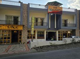 The Sanctuary Hotel, hotel en Bhowāli