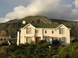 Avondsrus Guesthouse, guest house in Bettyʼs Bay