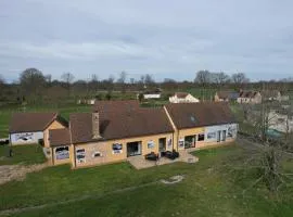 Arnage Corner - Lodge - Piscine - 20pers - Rêve au Mans