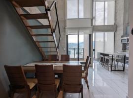 Luxury Loft Monterrey City Living at Landmark High Rise, hotel v destinaci Monterrey