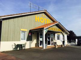 Hôtel Marjolaine, hotel amb aparcament a Roullet