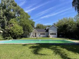 Casa Leloir, holiday home in Villa Leloir