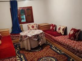FATIMA.MARHABA, отель типа «постель и завтрак» в городе Азру