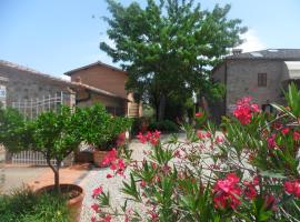 Fullino Nero Rta - Residenza Turistico Alberghiera, casa rural a Siena