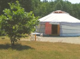 Yourte et nature, hotel di Magnien