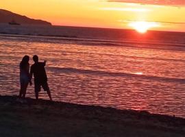 Beach House SantaElena, hotel en Pisco