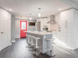 Modern Downtown 3BR 2B Home, hotel in Yellowknife
