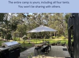 Base Glamp Bruny - Heated Tents for 8 People, hotel a Alonnah