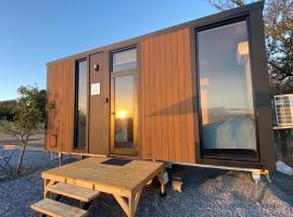 Longford Tiny Houses, vacation home in Longford