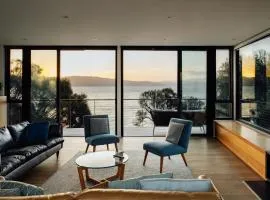 Blessington Beachside Retreat -38km to CBD