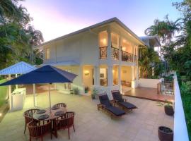 Whispering Palms - Beachfront Port Douglas, hotel mesra haiwan peliharaan di Port Douglas