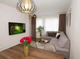 Cosy apartment near city centar and sea- Marina, Omiš
