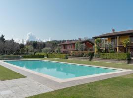 Residence Garda Sole 3-69 by Wonderful Italy, hotel u gradu 'Padenghe sul Garda'
