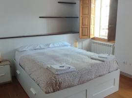 Apartamento en Mondoñedo en casco histórico, cheap hotel in Mondoñedo