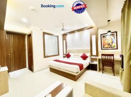 Hotel KP ! Puri near-sea-beach-and-temple fully-air-conditioned-hotel with-lift-and-parking-facility – hotel w mieście Puri