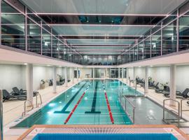DW Atrium, hotel with hot tubs in Polańczyk