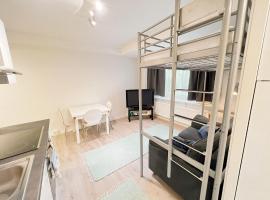 ~ A modern flat at a calm ground floor ~, appartamento a Espoo