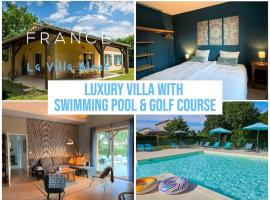 Luxury Villa on Park With Swimming Pool, hotel en Vasles