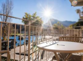 LUXURY SUITES ROCOPOM - Lake Front, hotel a Lecco