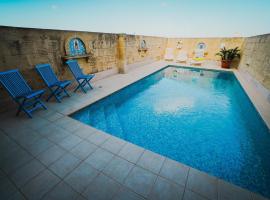 Villa Getaway with Private Pool, Hotel in Sannat