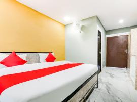 OYO Flagship Aadya Greens – hotel w mieście Juhi Bari