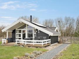 Beautiful Home In Føllenslev With Wifi, Hotel in Føllenslev